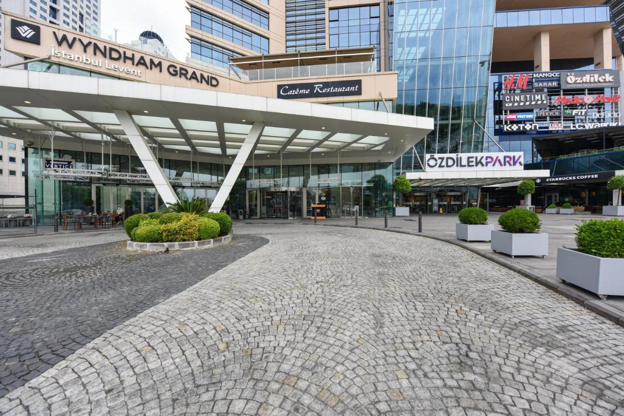 Wyndham Grand Istanbul Levent Hotel & Conference Center 伊斯坦布尔 外观 照片 Entrance to the shopping mall