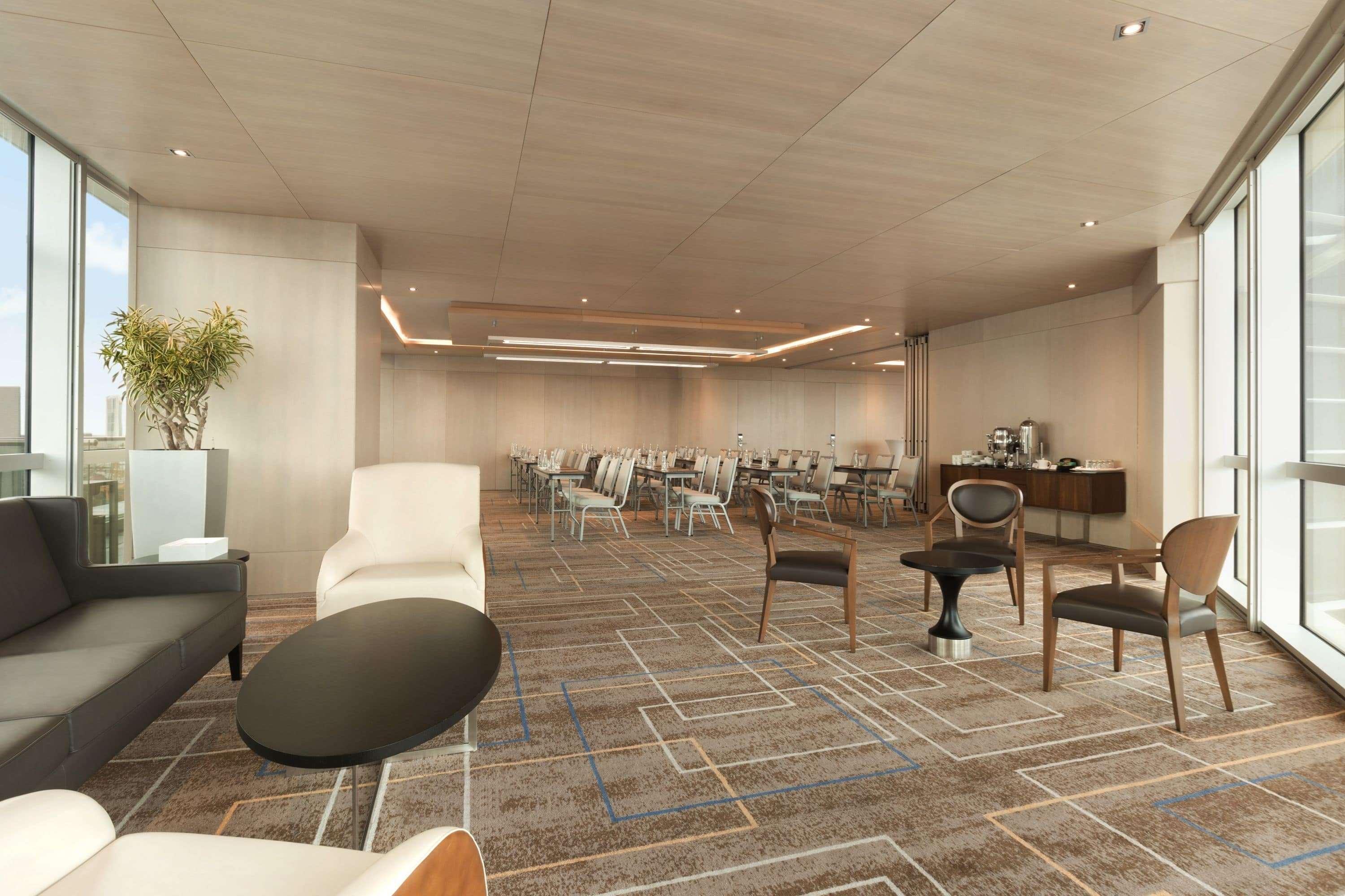 Wyndham Grand Istanbul Levent Hotel & Conference Center 伊斯坦布尔 外观 照片 The Club lounge at KLIA