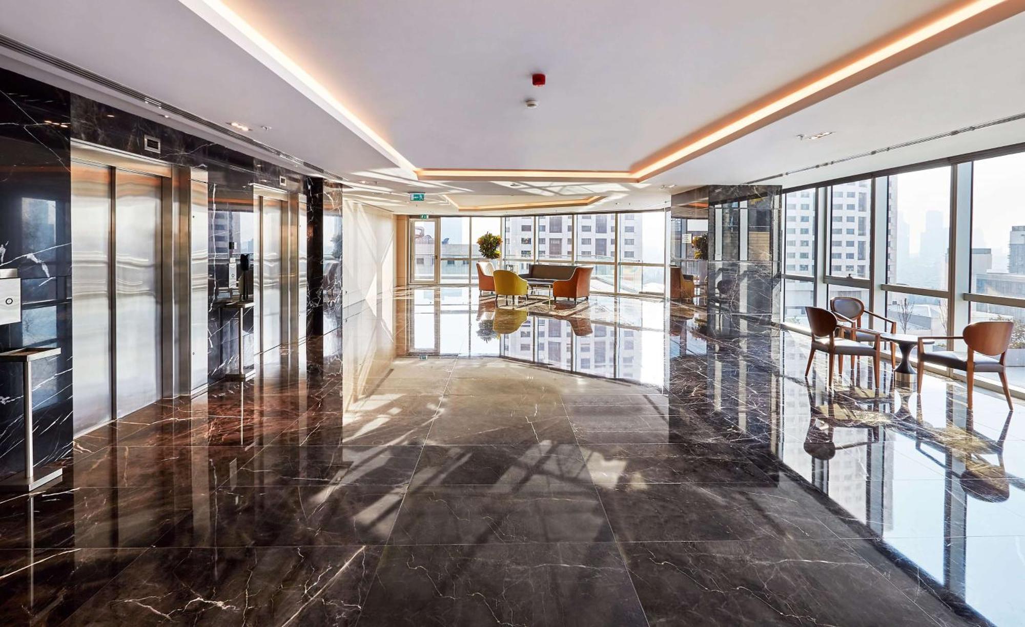 Wyndham Grand Istanbul Levent Hotel & Conference Center 伊斯坦布尔 外观 照片 The lobby of the 101 Tower