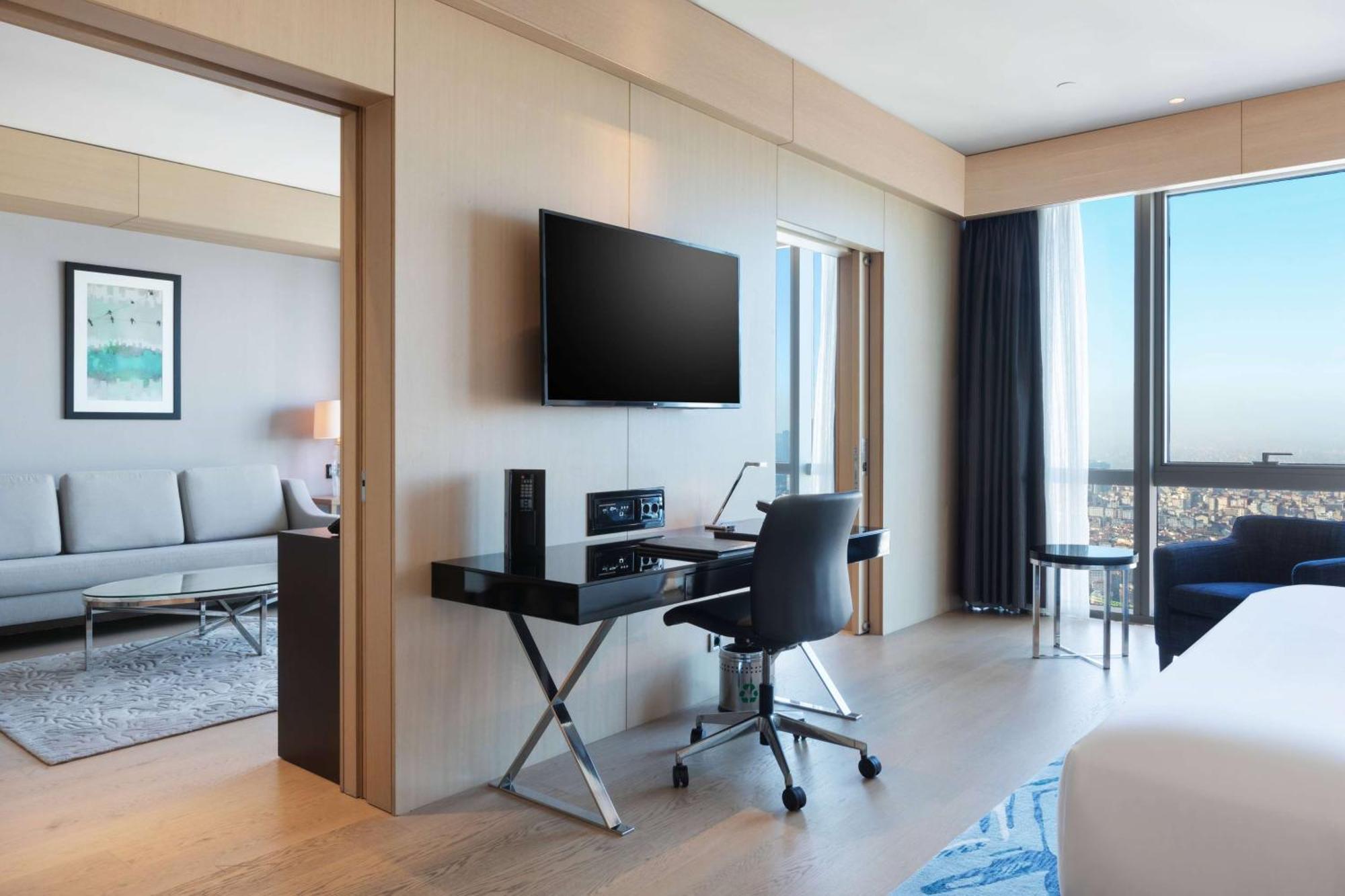 Wyndham Grand Istanbul Levent Hotel & Conference Center 伊斯坦布尔 外观 照片 Suite